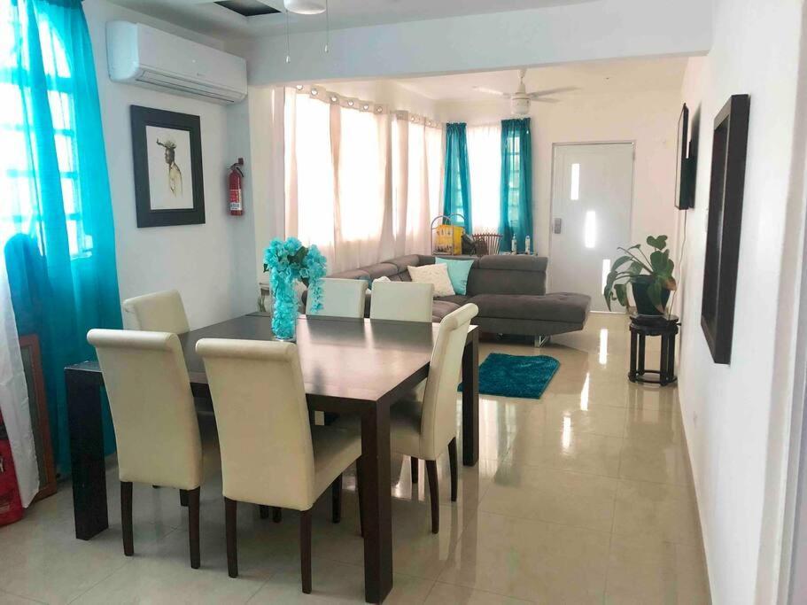 سان خوان Spacius 4Br Home In Trendy Loiza St, Near Beach المظهر الخارجي الصورة